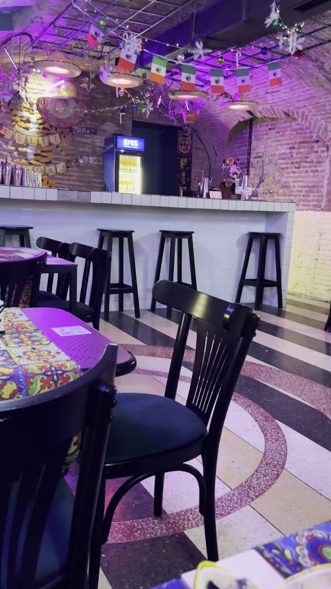 Fiesta: Tequila Bar & Mexican Restaurant Photos 2